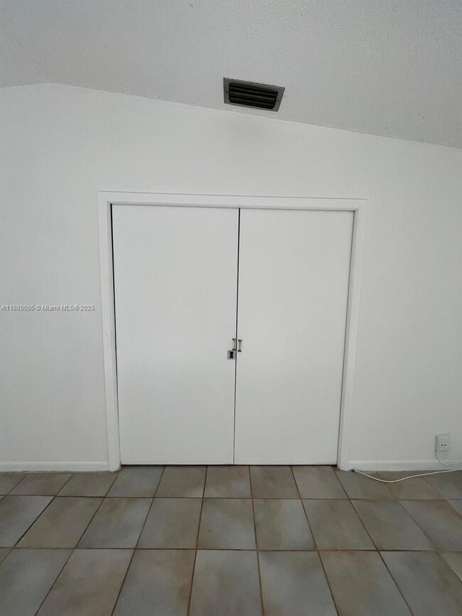 Building Photo - 9580 W Fern Ln