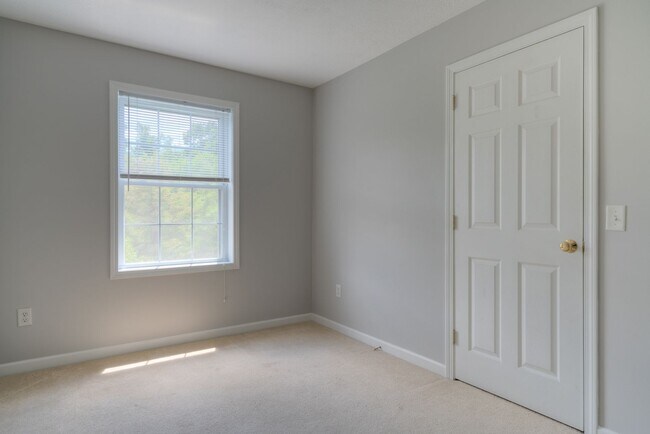 Building Photo - 3332 Yellow Sulphur Rd