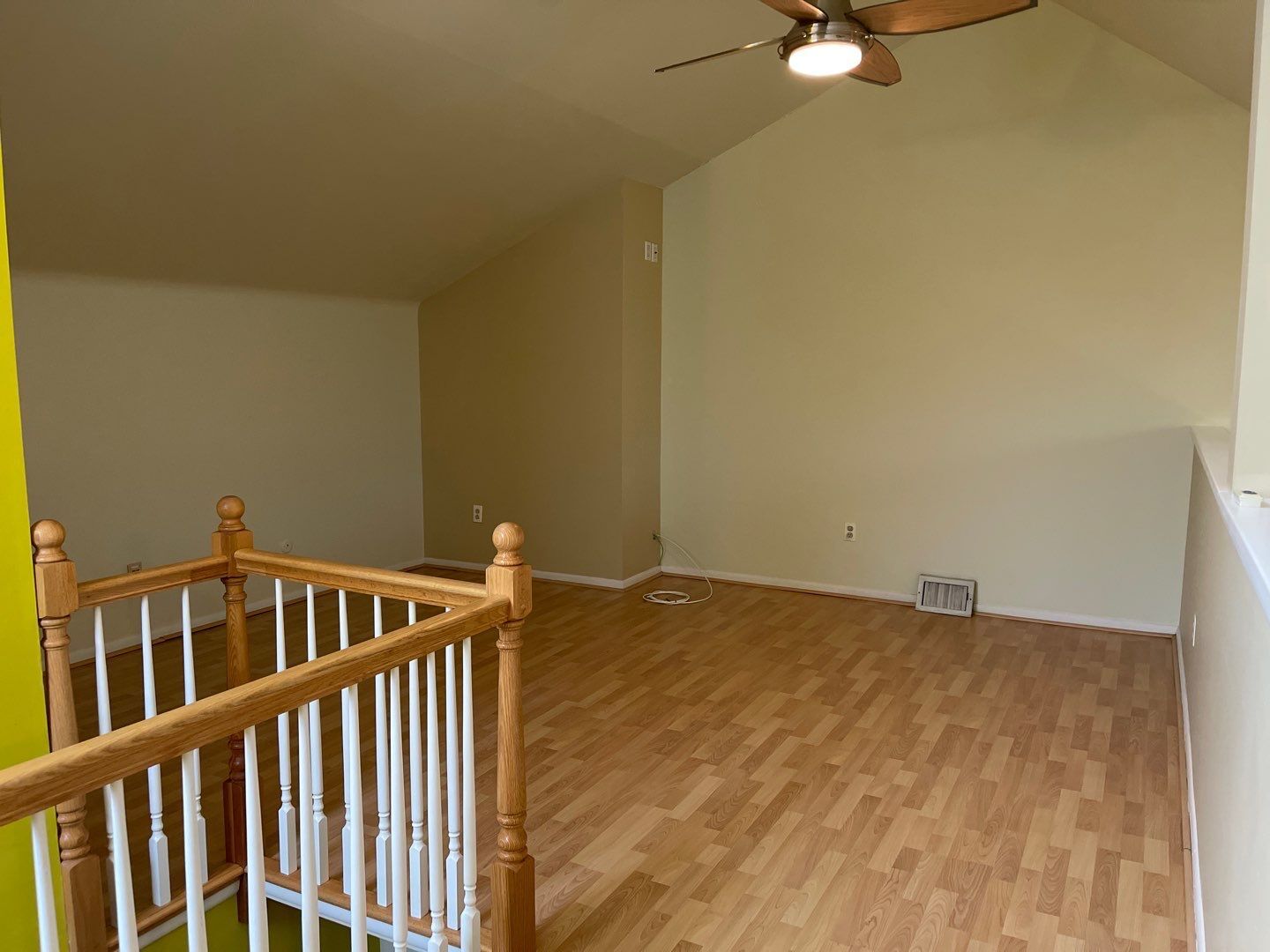 Loft - 9541 James St