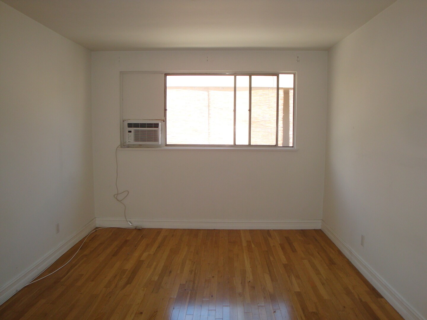 Building Photo - 1538 N Hayworth Ave