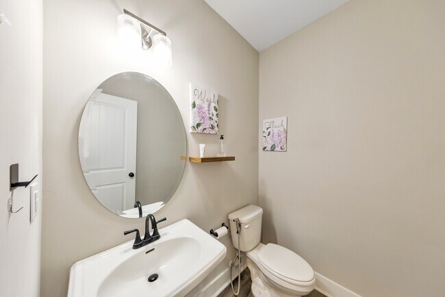 Building Photo - 336 Nobleman Way