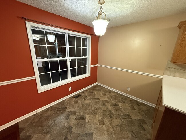 Building Photo - 1512 Barrywood Cir W