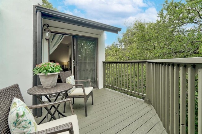 Building Photo - 8804 Mountain Ridge Dr