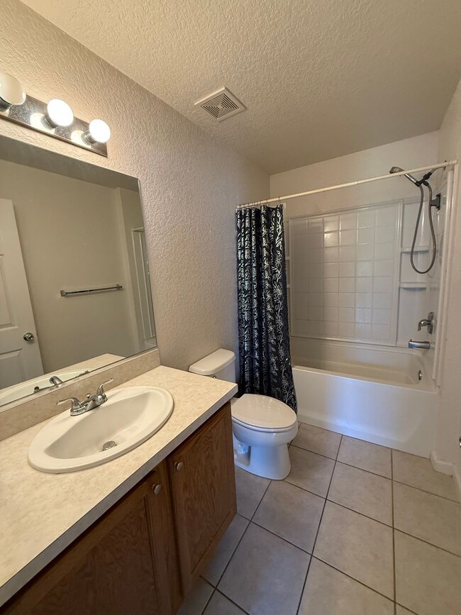 Building Photo - 4095 SW 51st Ct