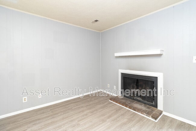 Building Photo - 9157 Cedarpark Ln NW