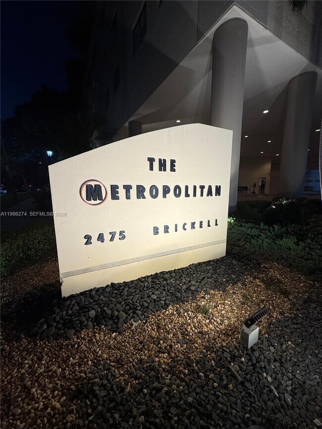 Building Photo - 2475 Brickell Ave