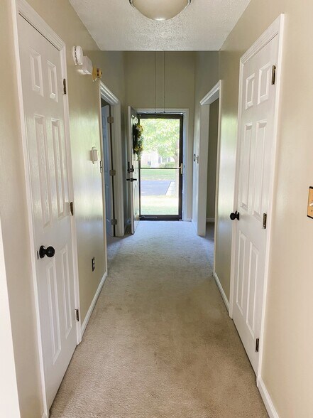 Building Photo - 3558 Winthrop Dr