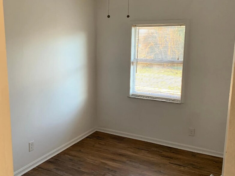 Building Photo - 2522 Medford Pl