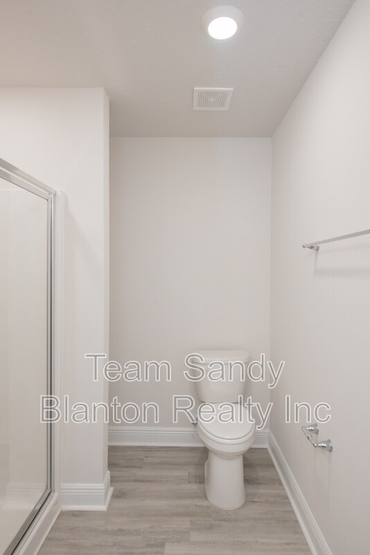 Building Photo - 8706 Meadow Flower Ln
