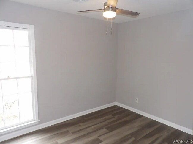 Building Photo - 441 Mulligan Dr