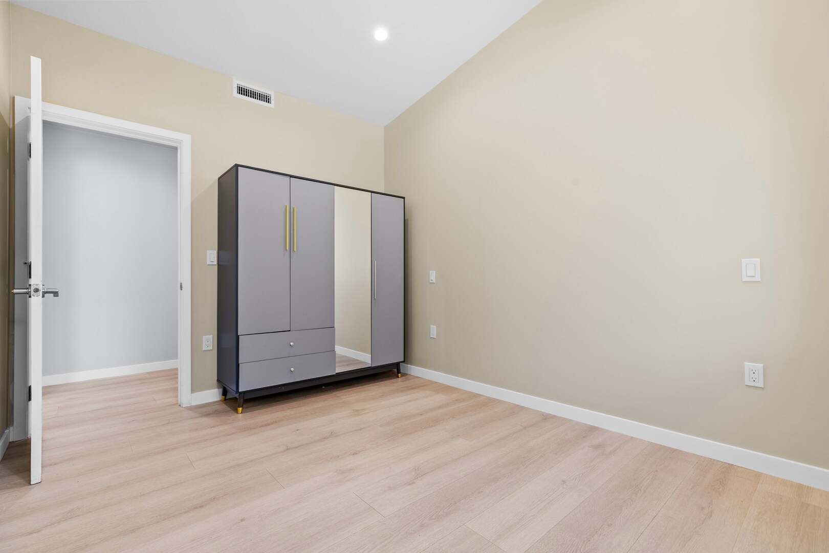 Building Photo - 14422 Judd St