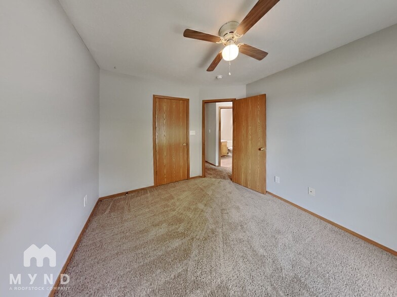 Building Photo - 419 S Sherwood Ave