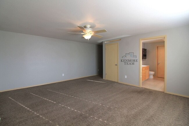 Building Photo - 4 Bedroom, 2.5 Bath Home in West Pasco