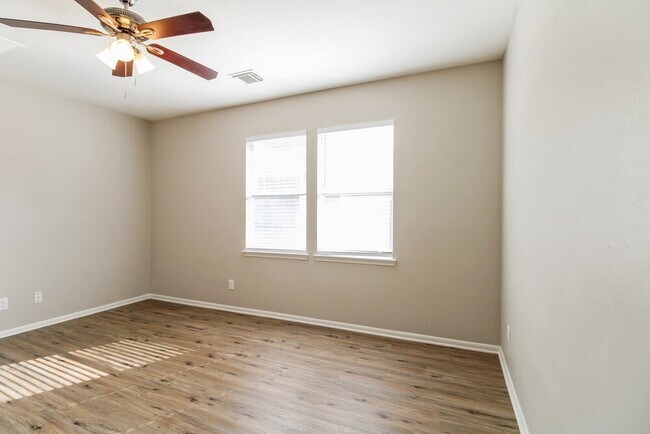 Building Photo - 11402 English Rose Trail