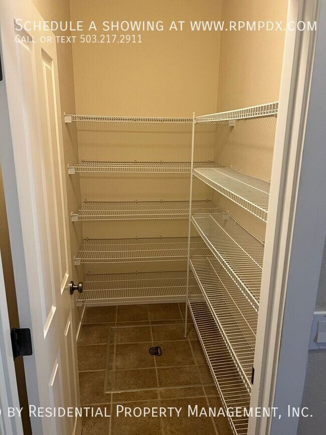 Building Photo - 15355 SW Greenfield Dr