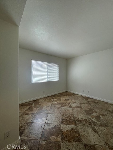 Building Photo - 41572 Willow Run Rd