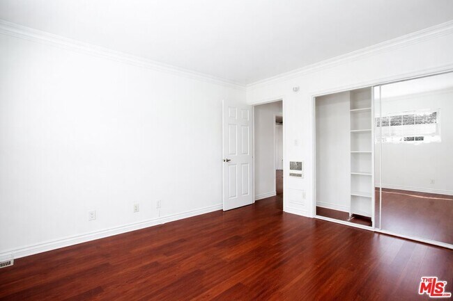 Building Photo - 2616 5th St