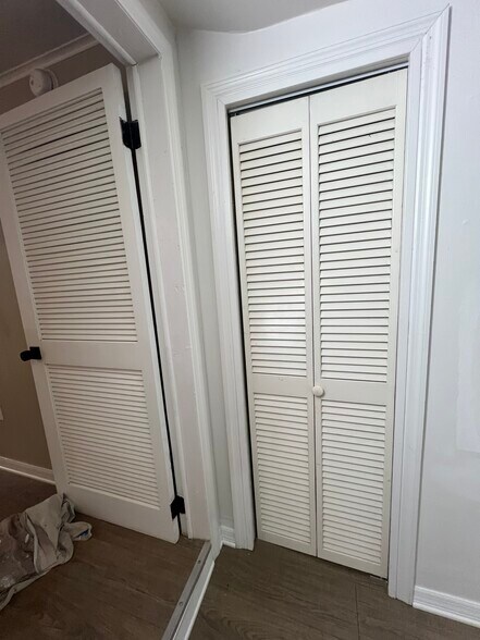 Building Photo - 1550 Robin St