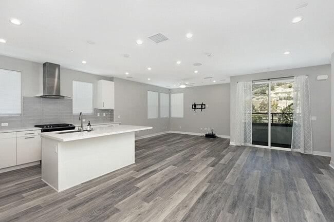 Building Photo - Stunning & Spacious - 3BD/2.5BA Townhome - Resort Style Living! Smart Home! Roof Deck w/ Expansiv...