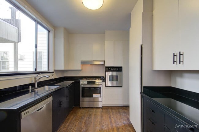 Building Photo - 2989 Jackson St