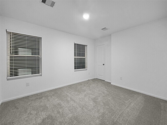 Building Photo - 3054 Mallorca Dr