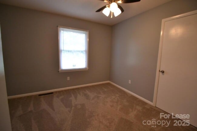 Building Photo - 2050 35th St NE