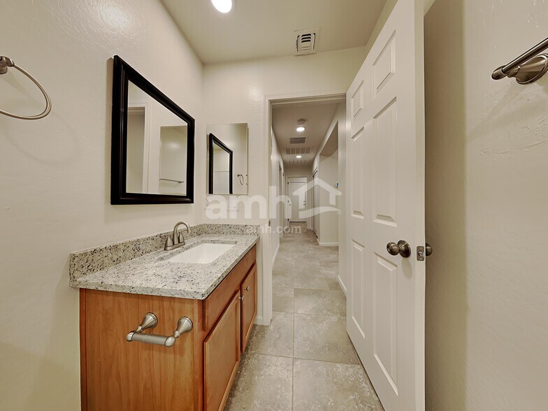 Building Photo - 3392 E Cowboy Cove Trail