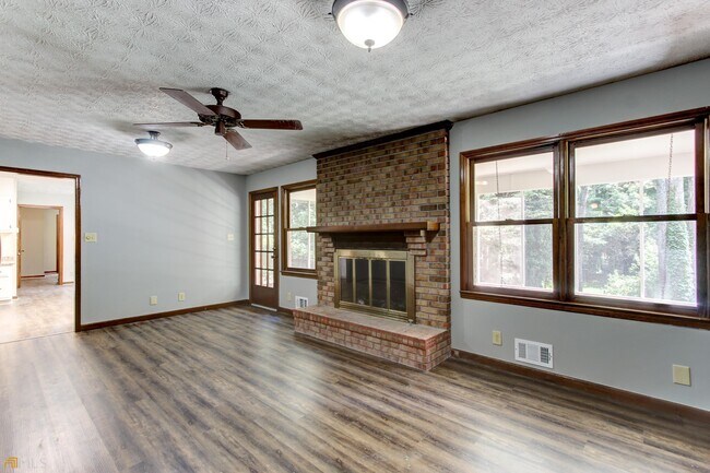 Building Photo - 130 Aspen Way