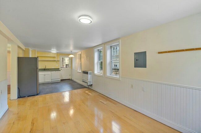 Building Photo - 5906 Colby St