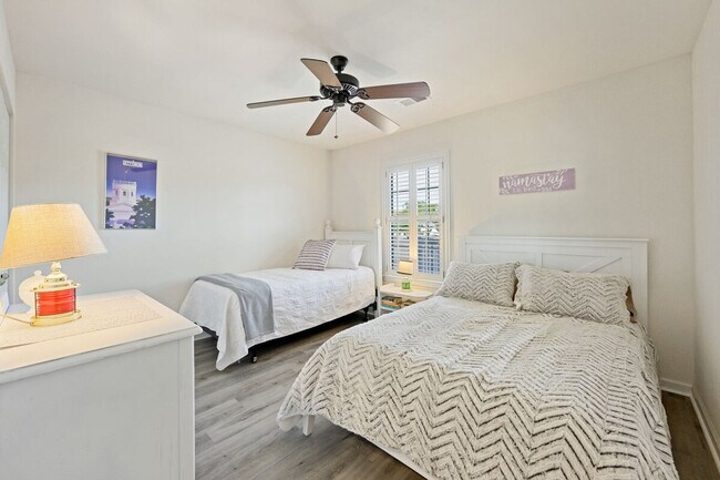 Building Photo - 987 Blue Stem Dr