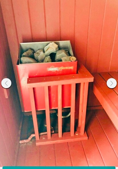 Sauna - 4158 Tamiami Trl