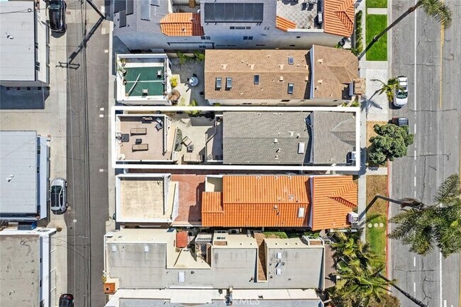 Building Photo - 222 17th St