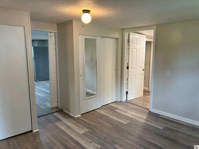 Building Photo - 1207 Markham Ave
