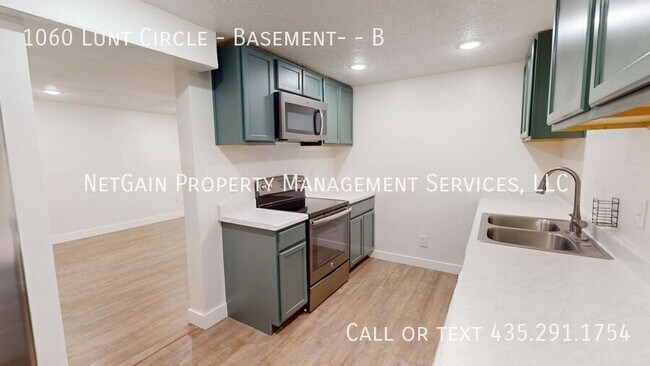 Building Photo - 1060 Lunt Cir