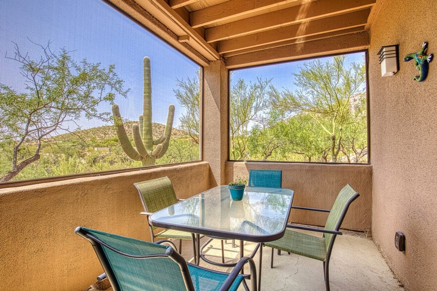 Building Photo - 6655 N Canyon Crest Dr