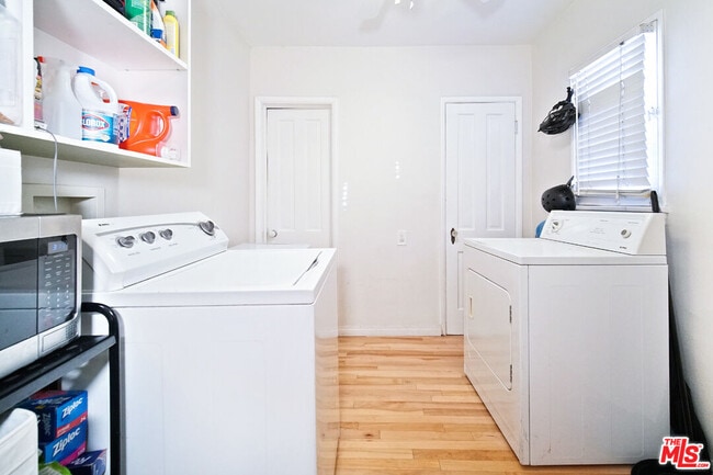 Building Photo - 1272 Ridgeley Dr