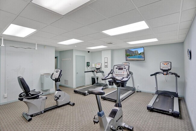 Building Photo - 5100 N Ocean Blvd