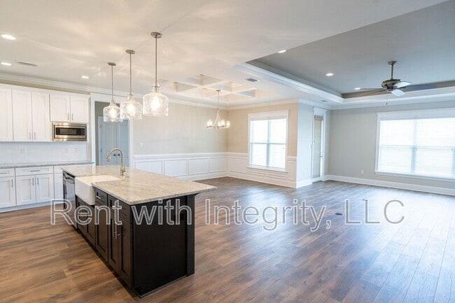 Building Photo - 165 Benoit Cir