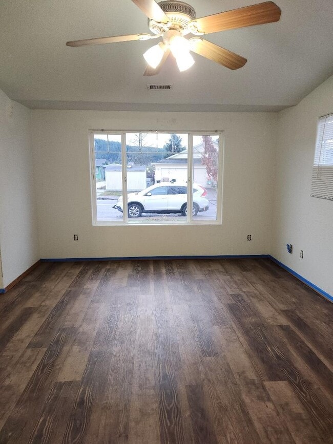Building Photo - 3bedroom 2bath House