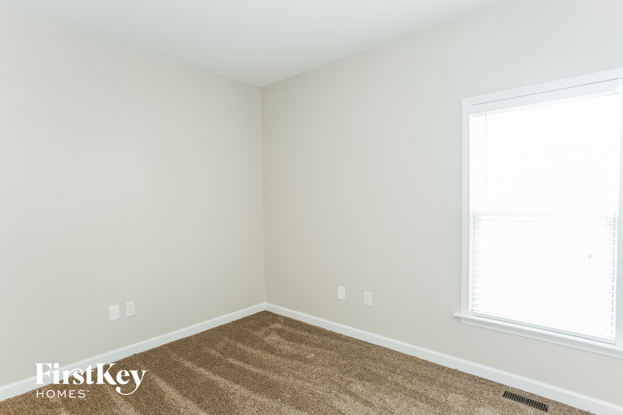 Building Photo - 376 Stonehaven Ct SW