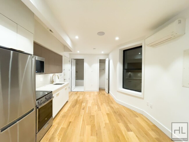 Building Photo - EAST 96 STREET / Modern 1-Bed 1-Bath / Gre...