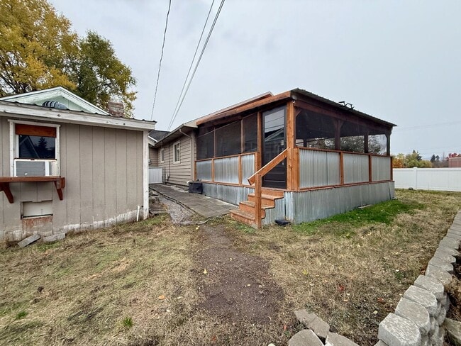 Building Photo - Updated 3 Bed 2 Bath Spokane Valley Home +...