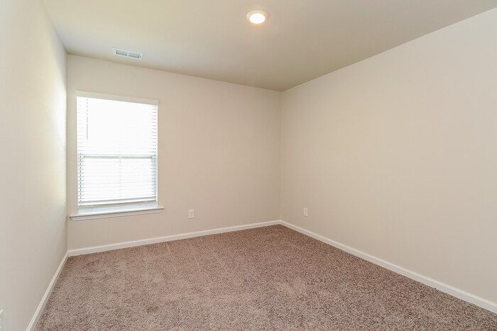 Building Photo - 304 Crooked Pne Ct