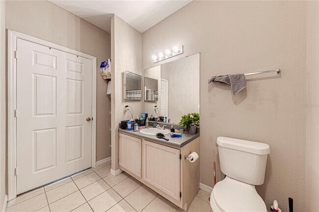 Building Photo - 3250 Corona Village Way