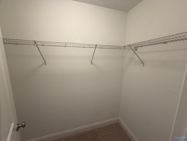 Building Photo - 8 Easy St