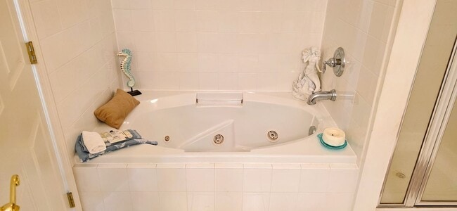 Building Photo - Stunning 2-Bed, 2-Bath Condo in Salisbury