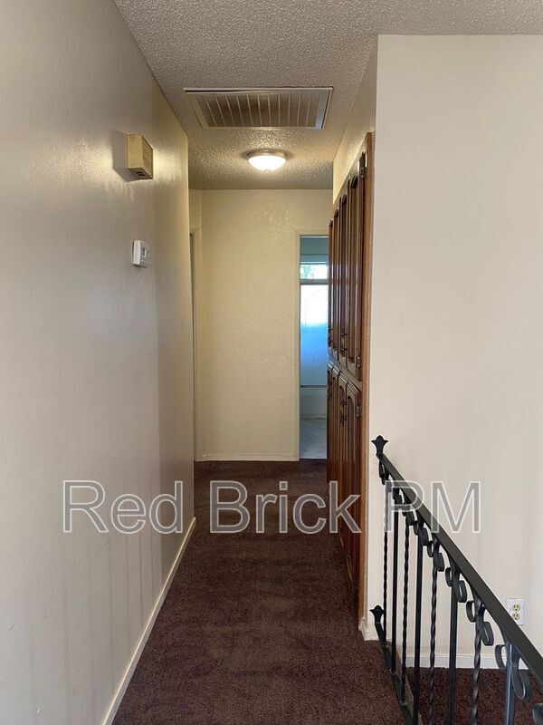 Building Photo - 2998 Sequoia Dr