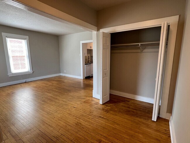 Building Photo - Newly Remodeled Modern 1-Bedroom Main Floo...