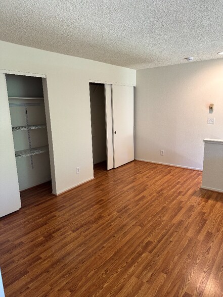 Building Photo - 18 Cove Ln