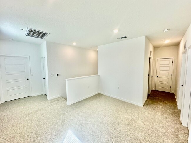 Building Photo - 878 Fruitwood Ave